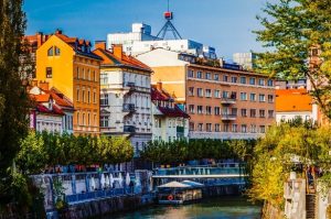 斯洛文尼亚成为首个发行主权数字债券的欧盟国家